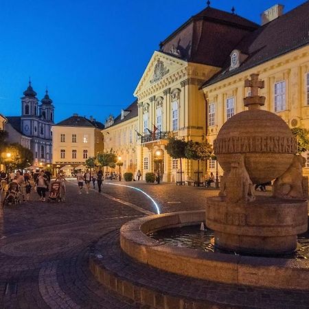 Patrik Apartman Szekesfehervar Exterior photo