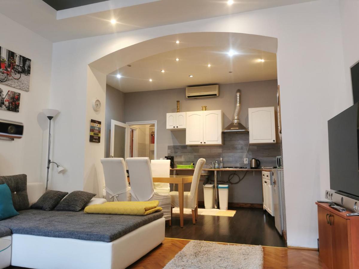Patrik Apartman Szekesfehervar Exterior photo